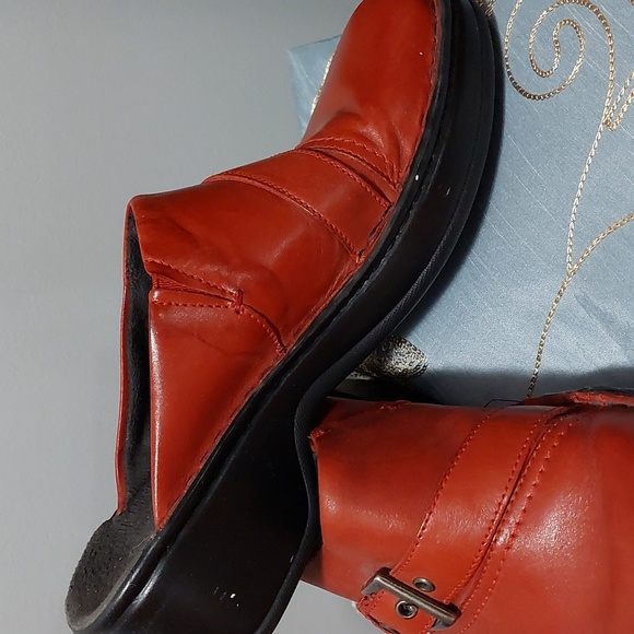 Clark's Leather Slip On Shoes Clogs Size 6 M - Picture 2 of 13